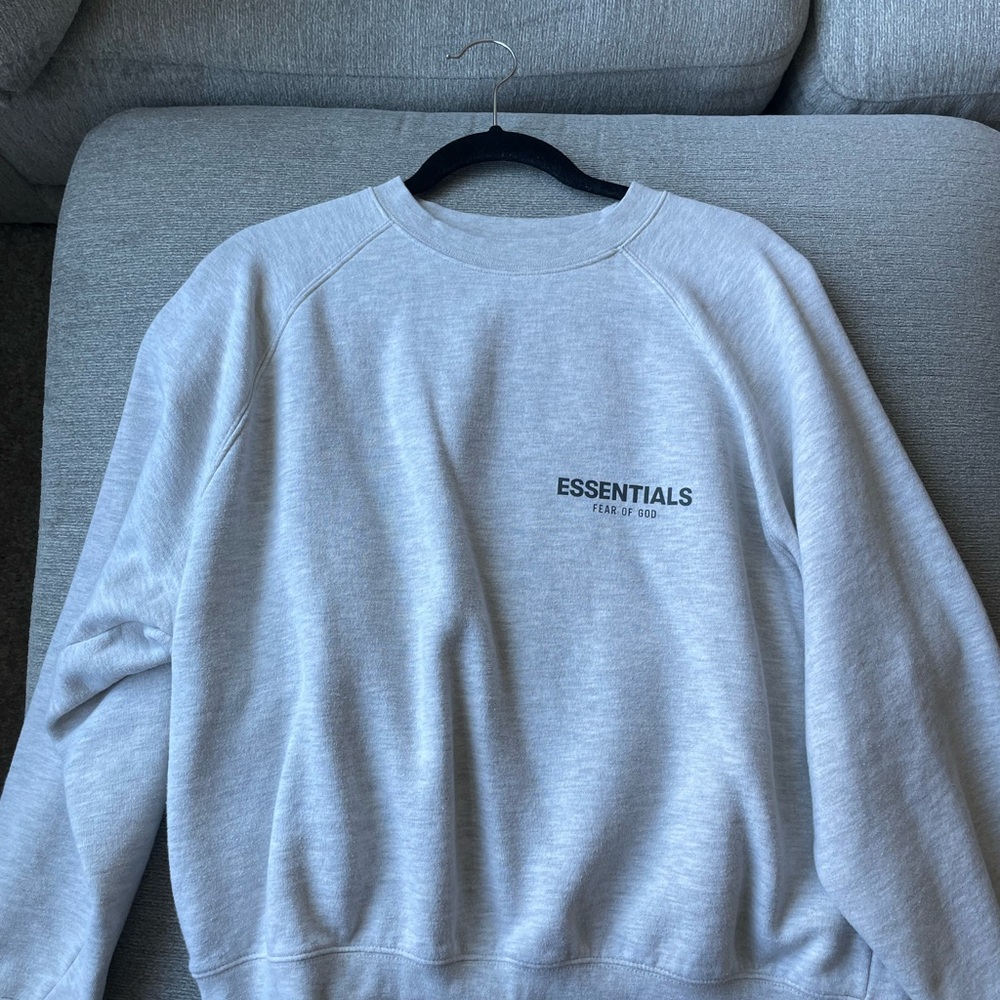 Essentials Fear of God Men’s Small Crewneck
